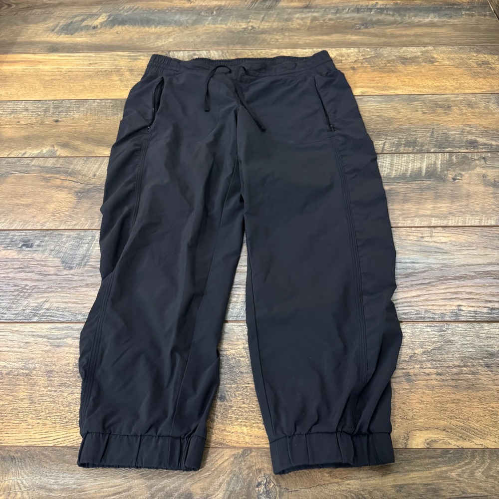 Athleta Trekkie North Jogger Capris Black Hiking Pants 6 Gorpcore Activewear